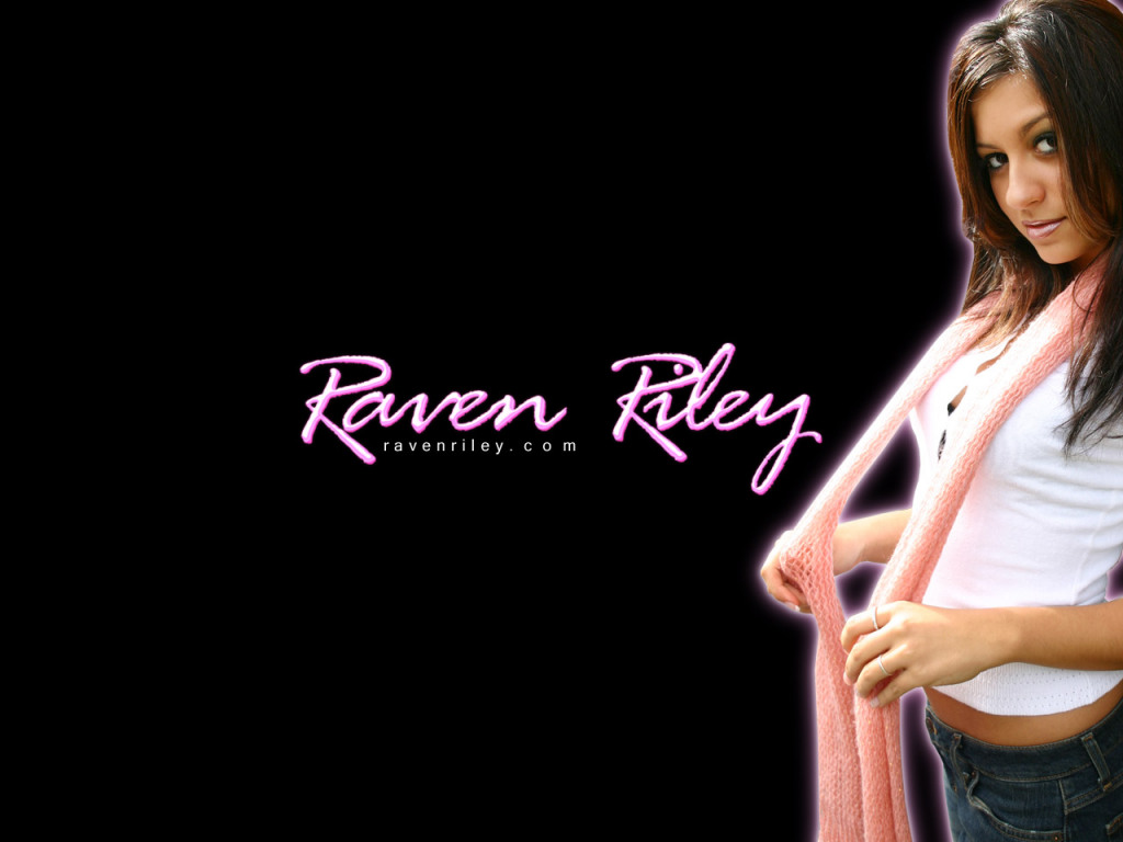Raven Riley Wallpaper - 1024x768