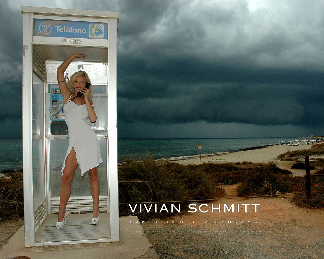 Vivian Schmitt Wallpaper - 1280x1024