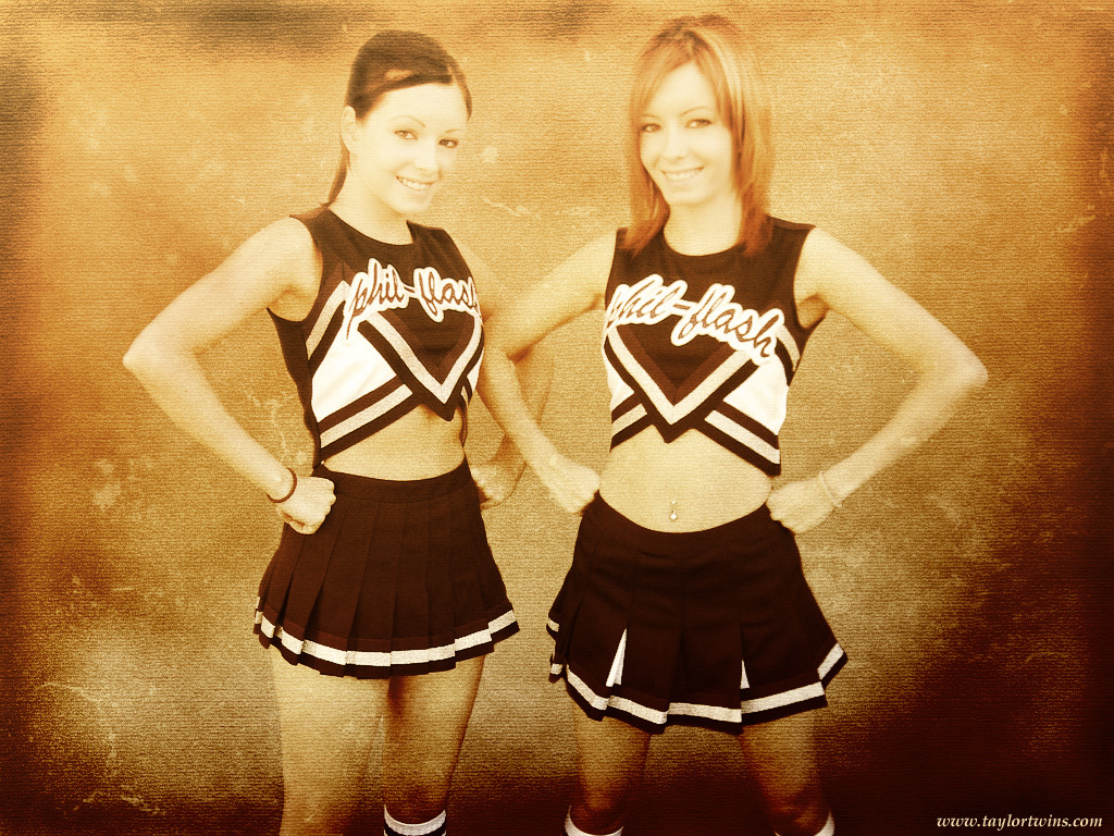 Taylor Twins Wallpaper - 1024x768