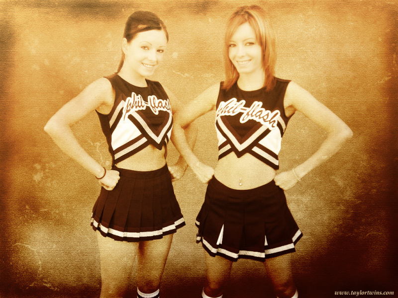 Taylor Twins Wallpaper - 800x600